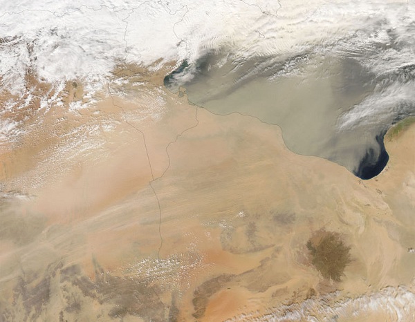  Grande tempête de poussière sur Libye. 